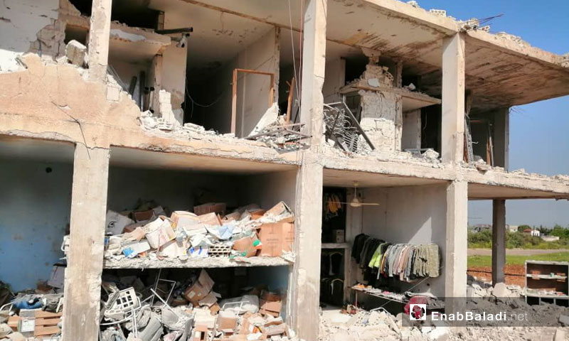 مكتب مدير التربية والتعليم بريف حماة الغربي بعد تعرضه لقصف من الطيران الروسي 28 نيسان 2019 (عنب بلدي)