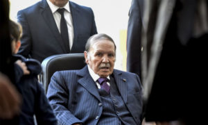 الرئيس الجزائري عبد العزيز بوتفليقة في العاصمة الجزائر - 17 تشرين الثاني 2017 (AFP)