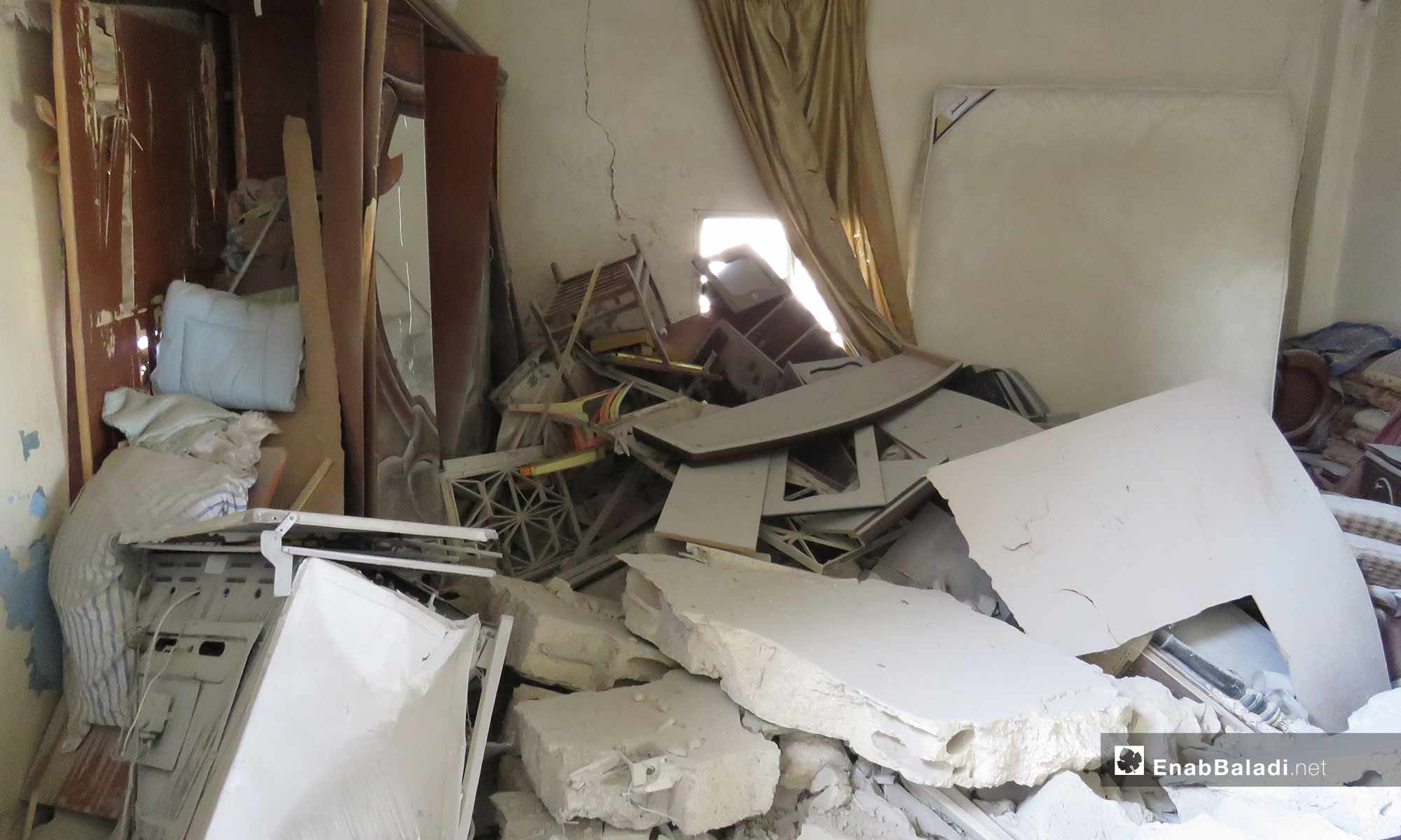 آثار الدمار الذي خلفه قصف النظام على قلعة المضيق بريف حماة - 25 من نيسان 2019 (عنب بلدي)