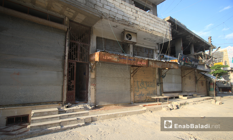 إغلاق المحال التجارية في سراقب بريف إدلب خوفًا من القصف - 26 من نيسان 2019 (عنب بلدي)