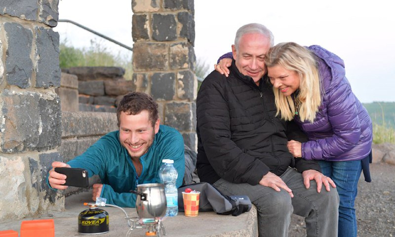 رئيس الوزراء الإسرائيلي بنيامين نتنياهو مع عائلته في الجولان السوري - 23 من نيسان 2019 (حساب نتنياهو عبر تويتر)