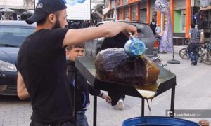 بائع عرق سوس في شهر رمضان -إعزاز 13 أيار 2019 (عنب بلدي)