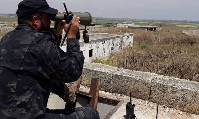 عنصر من قوات النمر على جبهات ريف حماة الشمالي - أيار 2019 (قوات النمر/فيس بوك)