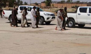 قوات من قسد حلال اعتقال خلايا متهمة بالإرهاب في ريف دير الزور 17 أيار 2019 (الموقع الرسمي لقسد)