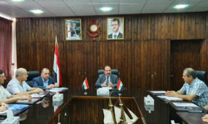 وزير النقل على حمود خلال اجتماع في إدارة مرفأ طرطوس - 29 من أيار 2019 (وزارة النقل)