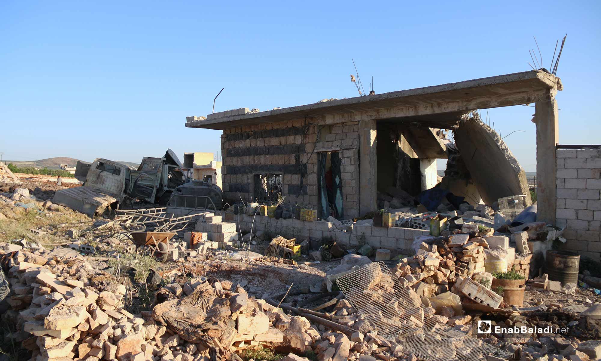  أثار الدمار في كفرنبل بريف إدلب نتيجة قصفها بغارات روسية - 20 من أيار 2019 (عنب بلدي)
