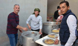 تقديم الطعام في مدينة الرحيبة - 2 كانون الأول 2018 (صفحة الرحيبة الآن على فيسبوك)
