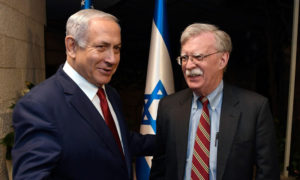 مساعد الرئيس الأمريكي لشؤون الأمن القومي، جون بولتون ورئيس الوزراء الإسرائيلي بنيامين نتنياهو- 22 من حزيران 2019 (يديعوت احرنوت)
