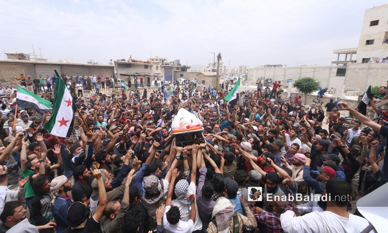 مراسم تشييع عبد الباسط الساروت في بلدة الدانا شمالي محافظة إدلب-9 من حزيران 2019 (عنب بلدي)