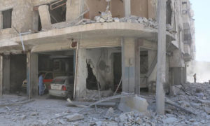 مشفى جسرالشغور بعد تعرضه لغارات من الطيران الحربي وخروجه عن الخدمة 10 تموز 2019 (الدفاع المدني السوري)