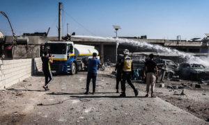 دينة سراقب نتيجة استهداف الطيران الحربي لسوق المدينة بالصواريخ المتفجرة 26 تموز 2019 (الدفاع المدني السوري)