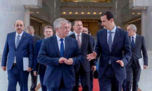 رئيس النظام السوري بشار الأسد ولمبعوث الخاص للرئيس الروسي إلى سورية ألكسندر لافرنتييف- 12 من تموز 2019 (رئاسة الجمهورية السورية)
