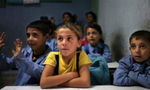 طلاب سوريون يتلقون التعليم في تركيا (osymkilavuzu)