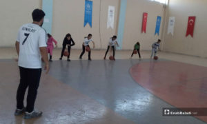 تدريب المشتركات على كرة السلة في ملعب عفرين 23/08/2019 (عنب بلدي)
