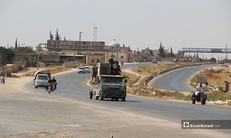 نزوح أهالي ريف إدلب الجنوبي إلى الشمال السوري بسبب القصف - 13 من آب 2019 (عنب بلدي)