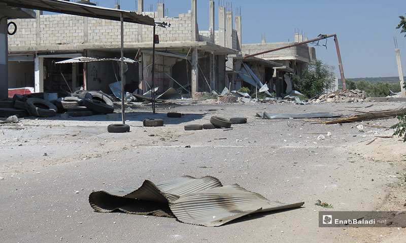آثار قصف الطيران الروسي بلدة معرتحرمة في ريف إدلب - 12 من آب 2019 (عنب بلدي)