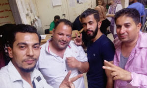 مصور وكالة سانا في درعا بعد تعرضه للضرب من قبل مجهولين، وبرفقة مراسل قناة سما الفضائية 25 آب 2019 (فراس الأجمد)