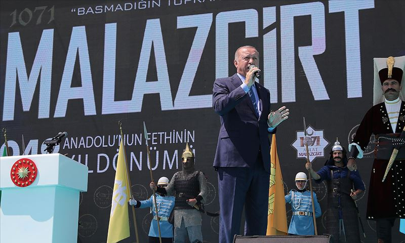 الرئيس التركي رجب طيب أردوغان في احتفال وطني شرقي تركيا - 26 من شباط 2019 (الأناضول)