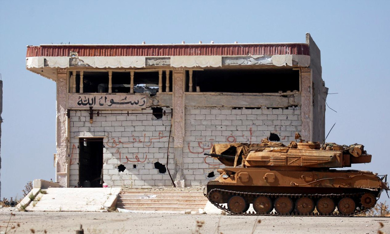دبابة لقوات الأسد في مدينة مورك بريف حماة الشمالي- 24 من شباط 2019 (رويترز)