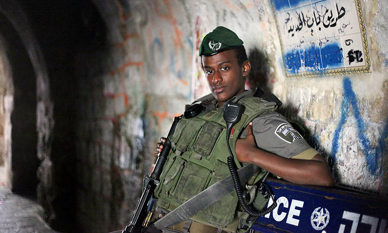 جندي إسرائيلي في القدس - تشرين الأول 2012 (tanya-n.com)