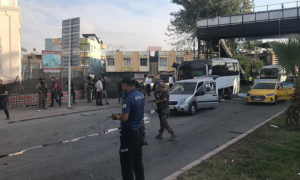 تفجير يستهدف حافلة للشرطة التركية في ولاية أضنة جنوبي تركيا 25 أيلول 2019 (الأناضول)