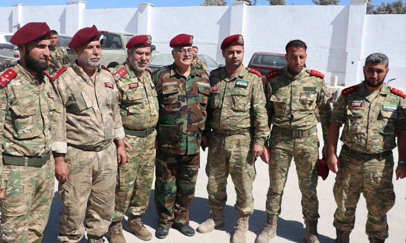 وزير الدفاع في "الحكومة السورية المؤقتة" سليم إدريس يزور تشكيلات "الجيش الوطني"