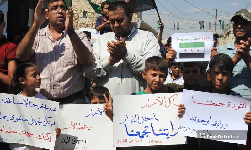 مظاهرات في ريف دابق بريف حلب في جمعة الثورة جمعتنا ورايتها وحدتنا- 13 من أيلول 2019 (عنب بلدي)