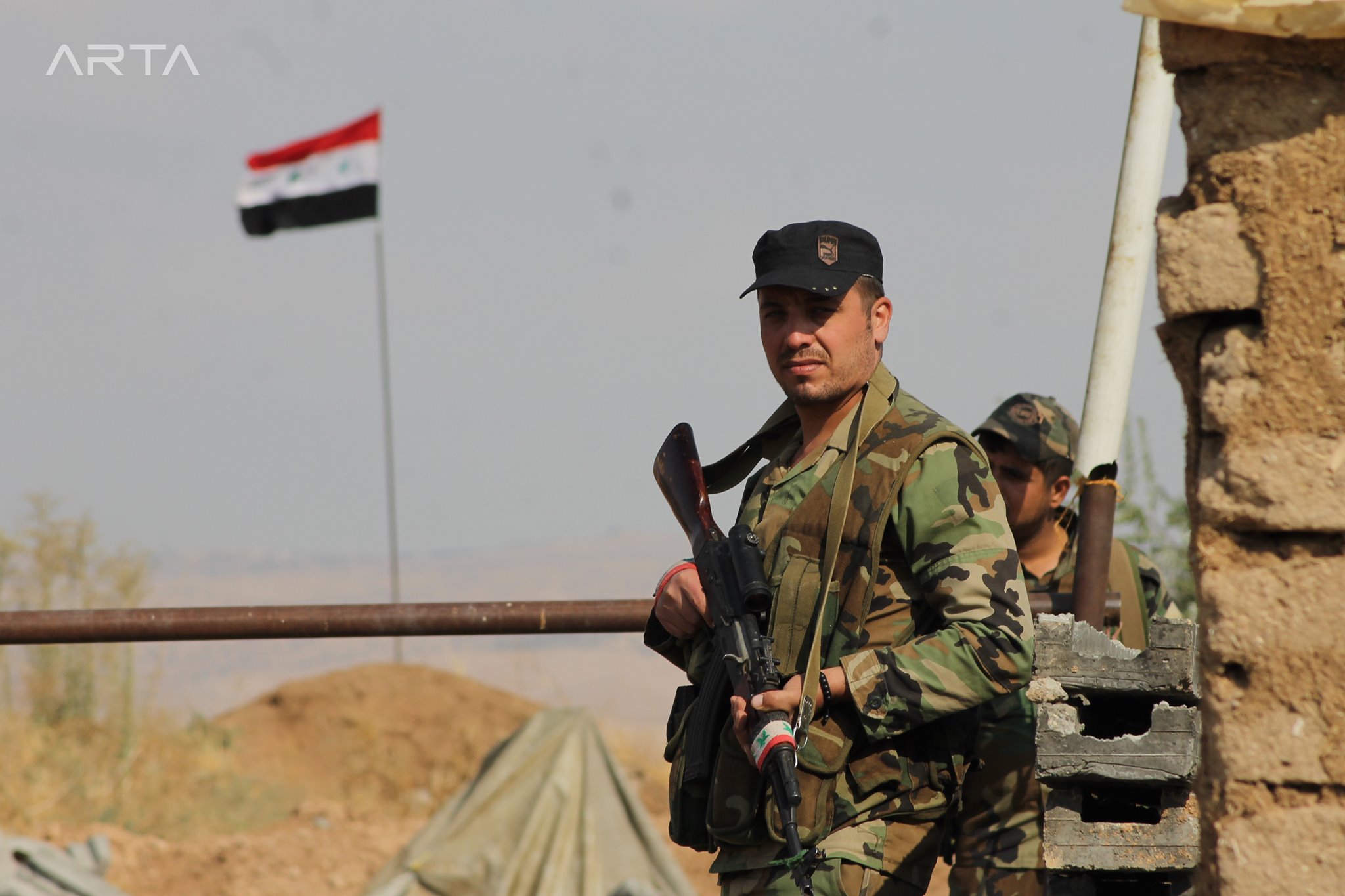 عناصر من قوات النظام السوري في أثناء انتشارهم بمدينة عامودا - 28 من تشرين الأول 2019 (آرتا إف إم)