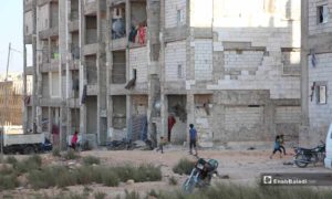 نازحون يقطنون أبنية السكن الشبابي في إدلب مهددون بالترحيل - 10 تشرين الأول 2019 (عنب بلدي)
