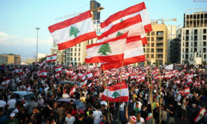 الاحتجاجات في لبنان (رويترز)