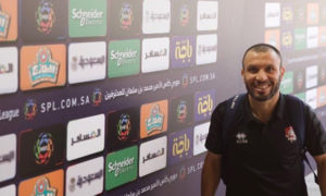 لاعب نادي الرائد السعودي واللاعب السوري جهاد الحسين في الدوري السعودي للمحترفين (sa3ody)