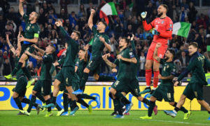 المنتخب الإيطالي يحتفل بفوزه على اليونان ضمن تصفيات أمم أوروبا 2020 (المنتخب الإيطالي تويتر)
