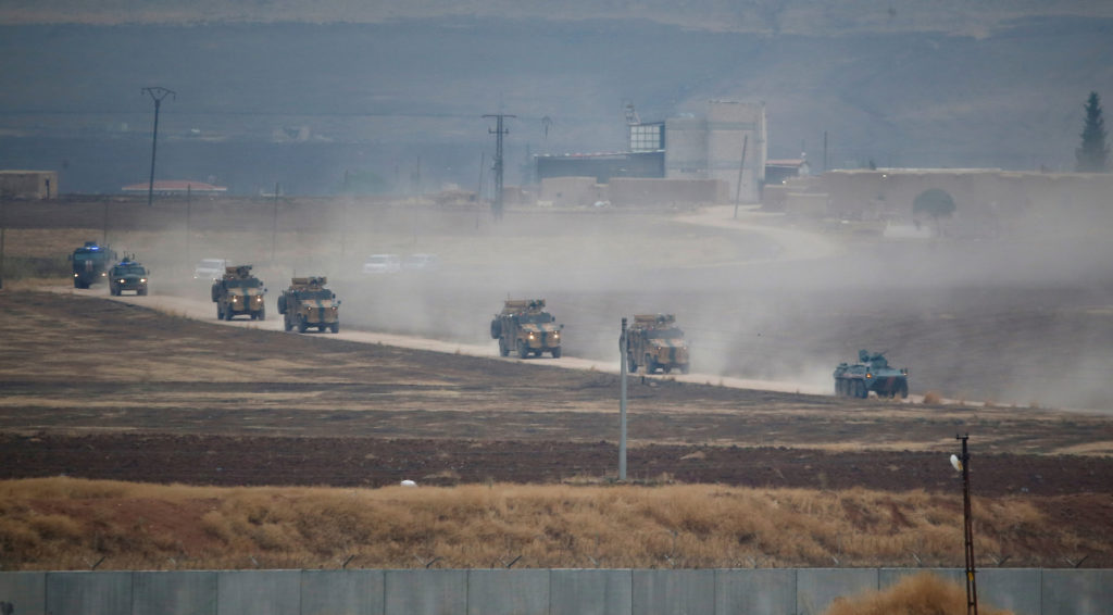 دوريات روسية تركية في محافظة الحسكة على الحدود مع تركيا - 1 من تشرين الثاني 2019 (رويترز)