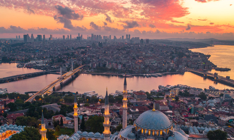 اسطنبول تعيش شهر تشرين الثاني الأسخن منذ 40 عامًا - عنب بلدي
