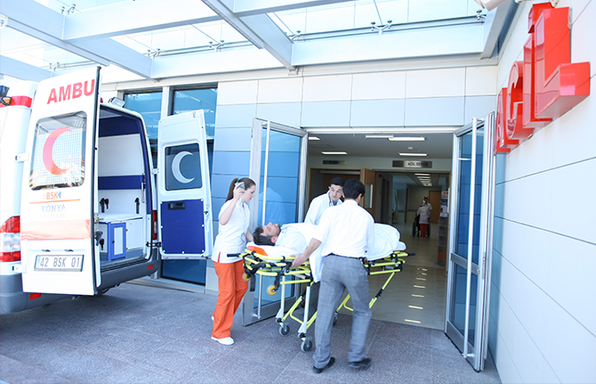 مدخل قسم الإسعاف في مشفى تركي (grihat)