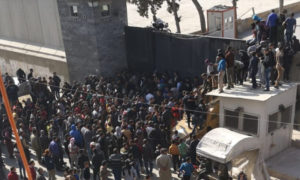 مظاهرة في مدينة الباب بعد تفجير قتل 15 مدنيًا (عنب بلدي)
