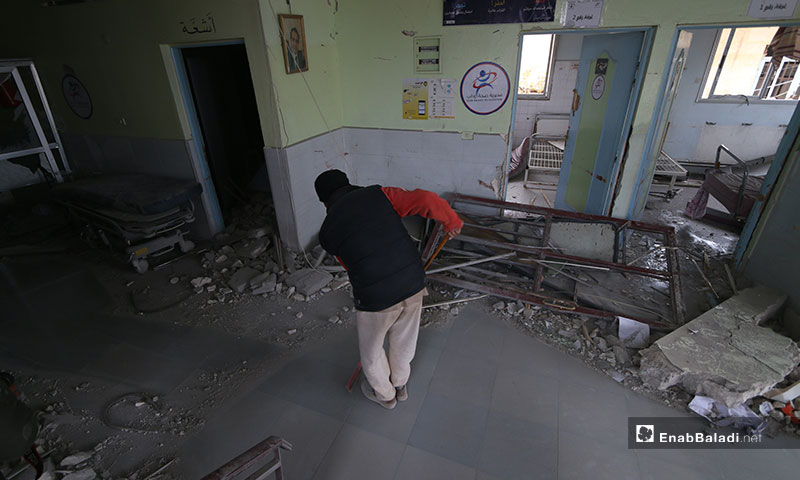 آثار قصف الطيران الحربي على مشفى كيوان في بلدة كنصفرة بريف إدلب الجنوبي - 25 من تشرين الثاني 2019 (عنب بلدي)
