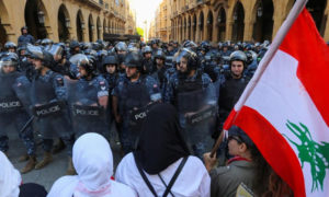 انتشار قوات الأمن اللبناني في الطرق المؤدية إلى النواب (رويترز)