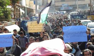 مظاهرة شعبية أنثاء تشييع قيادي سابق في مدينة طفس بريف درعا 28 تشرين الثاني 2019 (تجمع أحرار حوران)