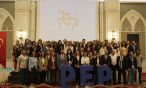 مشرفي مشروع Pep، خلال حفل إطلاق المشروع في أنقرة (T.C. MİLLÎ EĞİTİM
BAKANLIĞI)