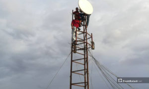 برج استقبال لشركة الانترنت في مدينة إدلب (عنب بلدي)