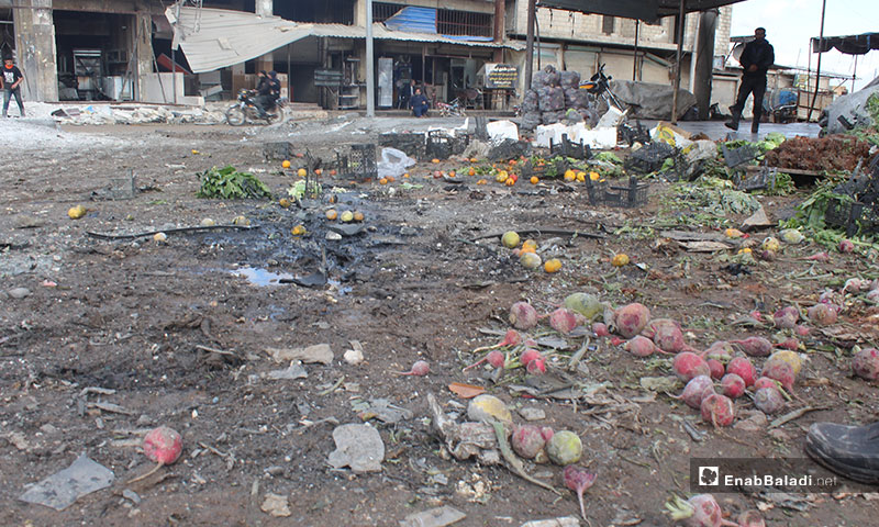 آثار قصف سوق الهال في سراقب بريف إدلب - 2 من كانون الأول 2019 (عنب بلدي)