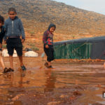أمطار غزيرة تقطع الطريق إلى مخيم "شام 2" جنوب غرب كللي بريف إدلب - 5 من كانون الأول 2019 (عنب بلدي)