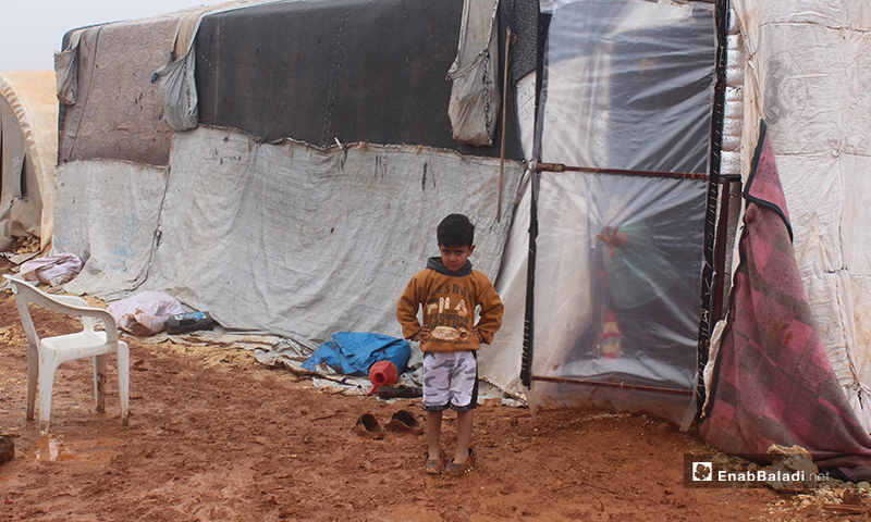 أوضاع إنسانية صعبة يعيشها النازحين في مخيم جب المي شمالي إدلب - 15 من كانون الأول 2019 (عنب بلدي)