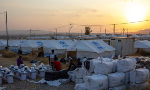 مساعدات الأمم المتحدة لنازحين سوريين نتيجة قصف النظام شمالي سوريا -29 آب 2019- (الأمم المتحدة)