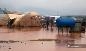 مخيمات شمالي سوريا تعاني من وابل المطر والفقر من جديد