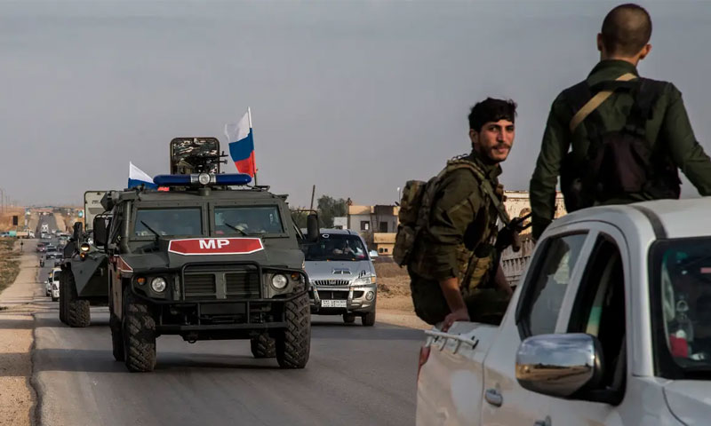 دورية للقوات الروسية بالقرب من مدينة القامشلي في شمال سوريا ، 24 تشرين الأول 2019، (ِAP)