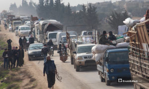 نزوح الأهالي من جبل الزاوية جنوبي إدلب باتجاه الحدود التركية نتيجة قصف قوات النظام وروسيا - 27 كانون الثاني 2020 (عنب بلدي)