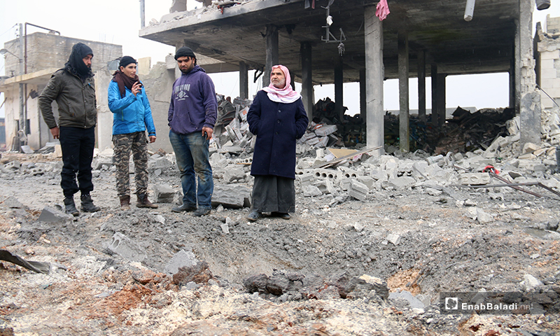 آثار القصف على بلدة الجينة بريف حلب الغربي - 20 من كانون الثاني 2020 (عنب بلدي)