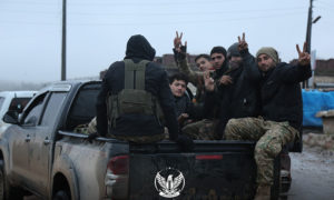 مجموعات من الفليق الثالث التابع للجيش الوطني السوري أثناء توجههم إلى جبهات إدلب 5 كانون الثاني 2020 (الفيق الثالث على تويتر)